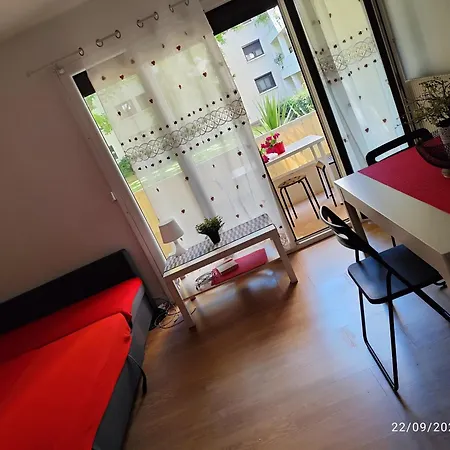 Confort Dans Proche De La Gare Homestay