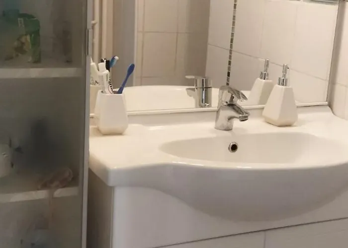 Quarto em Acomodações Particulares Confort Dans Proche De La Gare
