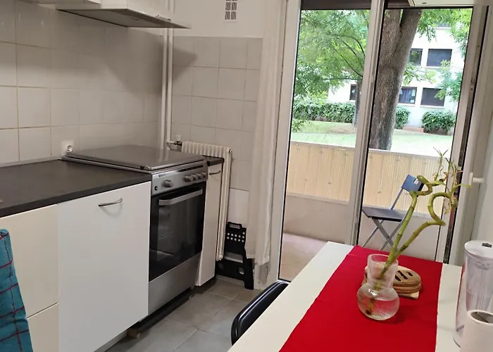 Quarto em Acomodações Particulares Confort Dans Proche De La Gare *